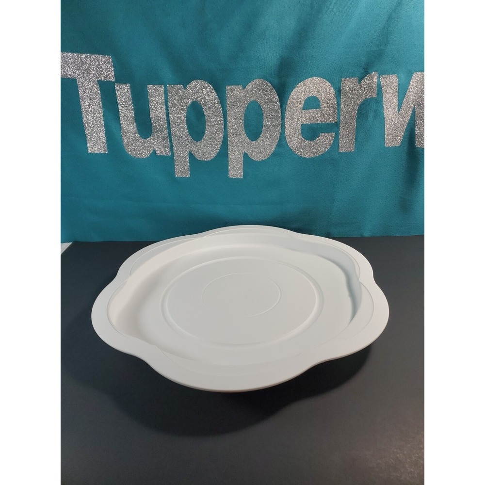 Tupperware Lazy Susan Carousel Rotating Tray 16"  Scalloped Design